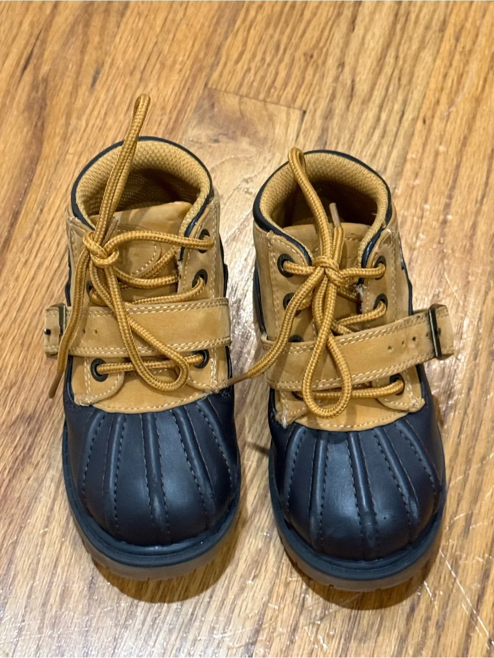 Lugz Kids Navy and Tan Rugged Duck Boots
